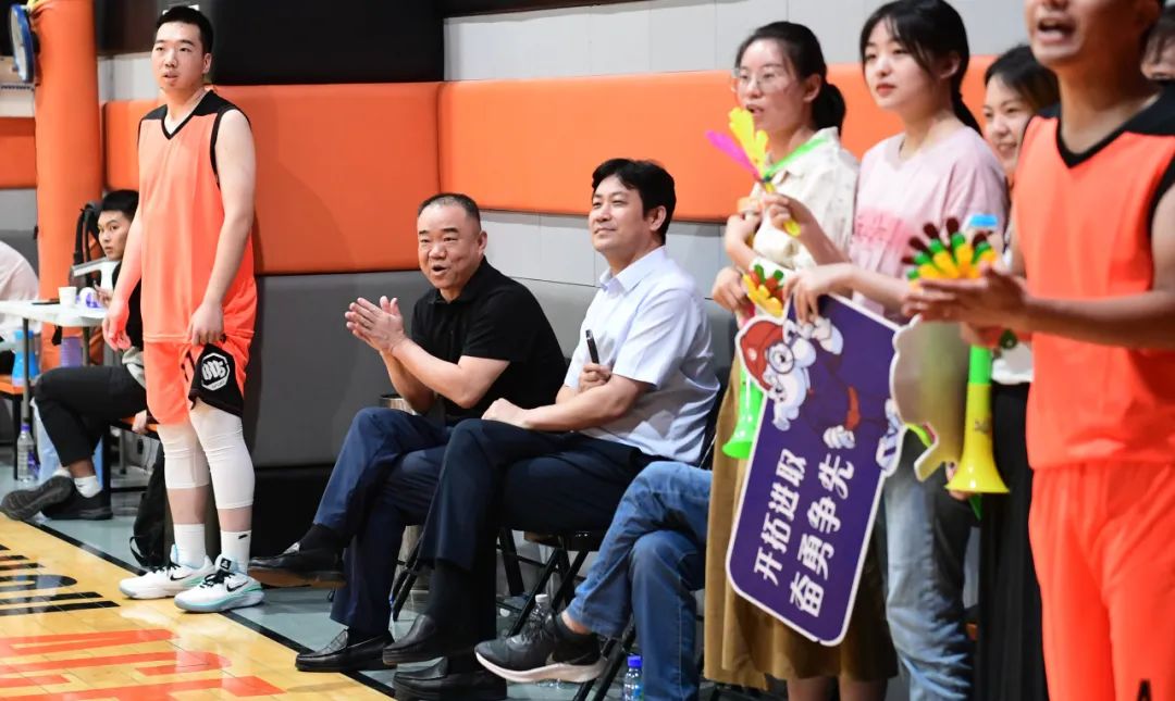 70年丨以篮球之名 书热血华章 集团公司《向上吧 开云网页版》2023年职工篮球比赛圆满闭幕(图34) 图片